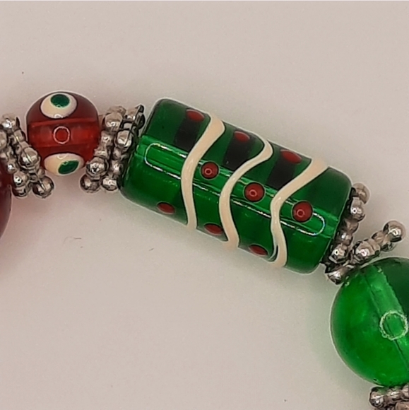 Christmas Glass Bead Bracelet - Picture 7 of 8
